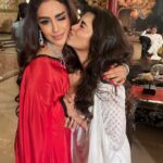 Mahek Chahal Instagram - A perfect birthday on sets of #Naagin6 with my dear friends and colleges.Thank u to the full crew for all the love .It really warmed my heart . 🎂🌹❤️🙏🏻@tejasswiprakash @sudhaachandran @singhranjankumar @shivangi_a_gandhi @__kirru__ Killick Nixon Studios, Chandiwali