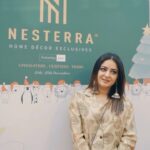 Mahhi Vij Instagram - Season’s Greetings everyone!!  How did you’ll celebrate Christmas? Tara & I had the best time with @nesterrahomedecor’s #Kidspiration this Christmas. #Kidspiration was a one-of-a-kind activation by the premium home furnishing brand in the upholstery and drapery segment. As the name rightly suggests, #Kidspiration by @nesterrahomedecor was all about seeking inspiration from kids. Kids got a chance to splash their creativity on a life-size canvas at Infinity Mall, Malad and Phoenix Palladium, Lower Parel over two days. The kid’s creation on the life-size canvas will serve as an inspiration for @nesterrahomedecor’s upcoming Kids' Collection which will be unveiled in 2023. Tara had a ball at #Kidspiration. She participated in drawing competition and even got goodies from Santa. This event really helped in bringing out her creative side.  Check out the offerings by @nesterrahomedecor on their website as well as in stores across India. They truly have something for everyone. And keep an eye out for their upcoming kid's collection. I know I’ll be getting it for Tara’s room for sure. #NesterraHomes #FeaturingYou #HappySpacesWithNesterra #HomeDecor #NewYearNewSpace #HomeInspirations #MinimalistDesigns #nesterrahomedecor #kidscollection #Christmas2022 #Happyholiday #Christmasmood #ChirstmasDecor #ThisIsNesterra.
