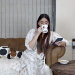 Mahhi Vij Instagram - Bachpan ek baar aata hai, bacho ko unka bachpan khul ke jeene do, kitabo se nikalkar, dewaro par rang bharne do. With Berger Easy Clean Interior Paint, No Daag No Dhabba , Only Beautiful Walls! #BergerEasyClean #DaagLagneDo #NoDaagNoDhabbaOnlyBeautifulWalls @bergerpaintsindia