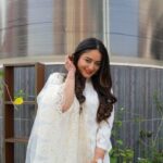 Mahhi Vij Instagram - I wanted to try something new for Diwali and thanks to #GarnierColorNaturals that has been possible. @garnierindia has made it so easy and just look how soft and nourished my hair feels. I love the color and truly with Garnier it’s #ShadesOfCelebrations #Ad