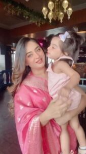 Mahhi Vij Instagram - Al my life’s problem have just one simple solution … a hug from my daughter 💖