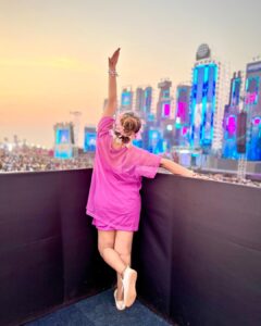 Malavika Menon Instagram - Happy 2023 my loves!💖🌐💝🌈✨❤️☯️🥰🥰wish you all goodness,prosperity,success,happiness,laughter,love,peace,togetherness and more and more..keep me in yours prayers too! #welcome #2023 #am #ready #for #u #goa #best #newyear #loveit
@boombox.in #sunburngoa #sunburn #afrojack #blackcoffee #dj #danceitout