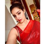 Malavika Menon Instagram – ❤️⚡️🌹✨geme a red saree & I can instantly transform into a filmy heroine 🥰😉🌝