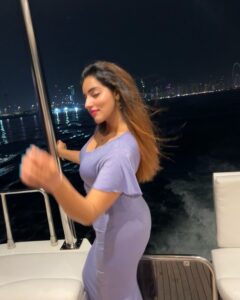 Malavika Menon Instagram - 1M heart and thanks to each one of you who stood by me who loves me who cares about me who made me what I am ❤️✨😙
#onemillion #1million #oneinamillion
@d3yachts
#dxb #dubai #city #of #glam #partytime #hit #1m #thanks #love #gratitude #yacht #hastag