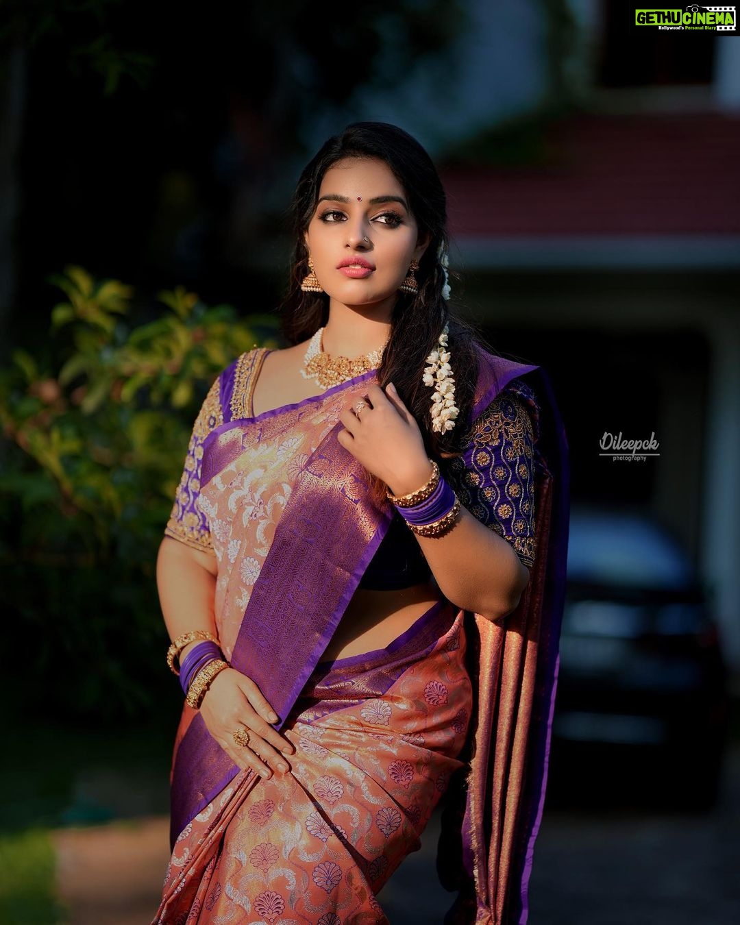 Actress Malavika Menon HD Photos and Wallpapers April 2023 - Gethu Cinema