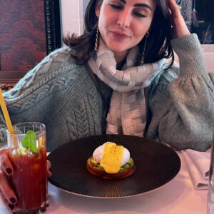 Mandana Karimi Instagram - Photo dump Amesterdam ♥️ 
.
.
.
.
آمستردام رفتید ؟ 😍 
#travel #takemeback #amesterdam #mandanakarimi #بازیگر #مدل