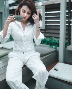 Mandana Karimi Instagram - White love 🤍