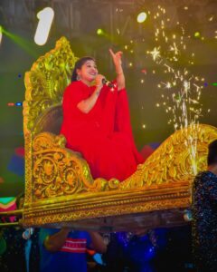 Mangli Instagram - Choose to Shine ✨✨red❤️🥰

Outfit @meenakshilucknowchikanworks
Jewellery @emmadi_silver_jewellery

#mangli #singermangli #Karnnataka #kanadasongs #SarangaDariya #FolkQueen