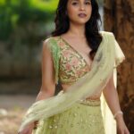 Mannara Instagram - इन आँखों के ……💚अफ़साने हज़ारों हैं🎵
