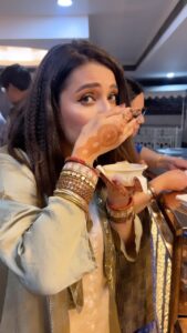 Mansi Srivastava Instagram - Golgappe ki bheed mein dekha hoga bas 😂😂😂😂