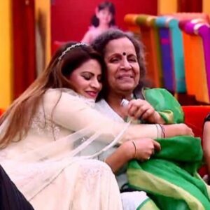 Megha Dhade Instagram - Happy Birthday Mazi Laadubai 😘😘😘😘😘😘 Love you Aau ❤️🎂💐 @usha__nadkarni  @colorsmarathiofficial #Biggbossmarathis1