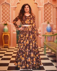 Mohana Bhogaraju Instagram - 👗: @dhrithi_by_pavani 
💄:@makeupbydivyaram 
Location: @studio.romeojuliet 
PC: @suchi_k_naidu