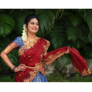 Mohana Bhogaraju Instagram - Happy Diwali🎇🎆
👗: @mohanabhogaraju
💍: @loukyas_an_inch_of_gold 
Hair: @dp_bridal_makeovers 
📸: @suchi_k_naidu