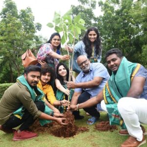 Mohana Bhogaraju Instagram - Honored to have been a part of the #GreenindiaChallenge by @MPsantoshtrs garu alongside MM Keeravani Sir in planting saplings at JubileeHills. Let us all be a part of this challenge to control global warming… 🌱

@mmkeeravani @sipligunjrahul @arunkaundinya @amalachebolu @hymath_mohammed @iyer.gomathi99