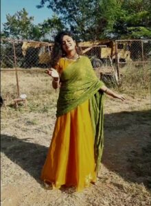 Mohana Bhogaraju Instagram - Ala saradaga!!
💍: @loukyas_an_inch_of_gold
