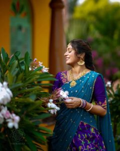 Mohana Bhogaraju Instagram - 👗: @vastra_suka❤️
📸 :@chitranipictures 
💍:@vastra_suka
H&m :@amar.hairstylist
Location: @studio.romeojuliet