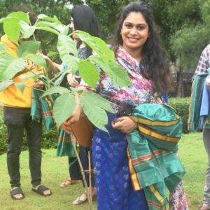 Mohana Bhogaraju Instagram - Honored to have been a part of the #GreenindiaChallenge by @MPsantoshtrs garu alongside MM Keeravani Sir in planting saplings at JubileeHills. Let us all be a part of this challenge to control global warming… 🌱

@mmkeeravani @sipligunjrahul @arunkaundinya @amalachebolu @hymath_mohammed @iyer.gomathi99