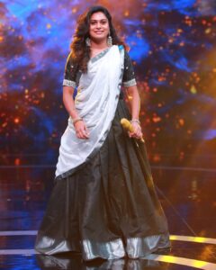 Mohana Bhogaraju Instagram - 👗: @vastra_suka ❤️