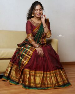 Mohana Bhogaraju Instagram - 👗: @vastra_suka ❤️
💍: @loukyas_an_inch_of_gold ❤️
📸: @pavan_kondoju