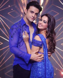 Mugdha Chaphekar Instagram - What’s up people!!!
Excited for our performance? 
Also, which pic did you like?

#ZRA #PranBir

Styled by @harshalds 💃🏻❤️🙌
Make up Gaurav Patil
Hair @shabana_azim_shaikh_