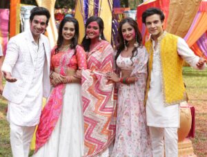 Mugdha Chaphekar Instagram - Happy Holi from Us to All. ❤️
Swipe to see the real us😆❤️
#bhagyalakshmi #kumkumbhagya #zeetv #holi #holifestival