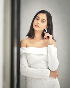 Mugdha Chaphekar Instagram - toujours rêver ✨✨
.

Styled by: @styleitupbyaashna 
Shot by: @neildhayatkarphotography 

Outfit: @beautikbydeepali 
Earrings: @fashionjewellery_21 

HMU: @amuthevar @shribhalerao_ @riyafatak 
Location: @byou.in
.
#love #mugdhachaphekar #fun #happysoul #white #ootd