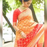 Mugdha Chaphekar Instagram - The only outfit that’s been in fashion since centuries. Six yards of pure grace.. #saree . . . 📸 @richerd_by_heart ❤️ Styled by @tripzarora ❤️ . . . #love #saree #mugdhachaphekar Mumbai, Maharashtra