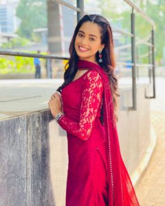 Mugdha Chaphekar Instagram - Your word for love is?
.
.
📸 @appy__77 💃🏻