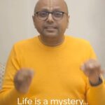Mugdha Chaphekar Instagram - Life itself is a privilege.. But to live life to the fullest is a choice. @gaurgopaldas 🙏🙏 ・・・ It’s so hard to have a perfect situation in life. We gain something, often at the cost of something else. Even those who apparently seem to have everything have something missing in their life. Never be under the illusion that there’s someone out there whose life is so perfectly complete that there is nothing missing. The reality of life is that we have to do what we need to do through the different phases of our life. Aspire and try to maintain a sense of balance in keeping everything in place but also be aware that’s it’s not all that easy. Do not kill yourself with guilt for not being able to do what you would have ideally wanted. Hopefully, there will be a time in life when you will be able to attend to what was neglected and give it the time and energy that it always deserved. #gaurgopaldas #lifesamazingsecrets #thewayofthemonk #motivationquotes #motivationquote #motivationdaily #motivationalspeaker #motivationforlife #motivationalwords #motivationoftheday #inspirationalwords #inspirationalquotes #dailymotivation #dailyinspiration #dailyquotes #lifecoach #lifelessons #lifejourney #lifecoaching #dreamsdocometrue #lifeisajourney #lifeisamystery #mystery #farfromhome #sacrifice #sacrifices #sacrificeforsuccess #choiceisyours #choicesmatter Juhu, Maharashtra, India