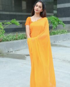 Mugdha Chaphekar Instagram - Strawberry 🍓 
Orange 🍊 
Mint 🌿
What’s your favourite ice cream flavour this weekend?
.
.
.
.
Styled by @tripzarora ❤️
Make up Gaurav Patil 
Hair @gulshanmazher123
.
.
#love #mugdhachaphekar #prachi #kumkumbhagya
