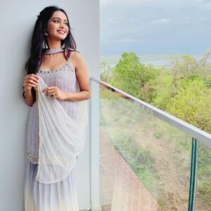 Mugdha Chaphekar Instagram - So many poems hidden in the sky✨✨
.
.
.
.
#love #gratitude #beautiful #sky #mugdhachaphekar #happiness