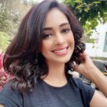 Mugdha Chaphekar Instagram - Curls and dreams and laughter! #loveisinthehair ✨✨ Pune, Maharashtra