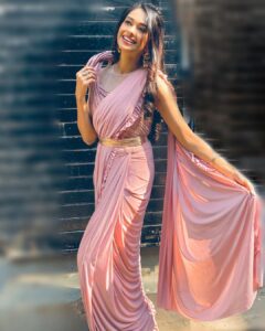 Mugdha Chaphekar Instagram - A sunshine state of mind✨✨
.
Wearing @aliyanabymeenabazaar 💕