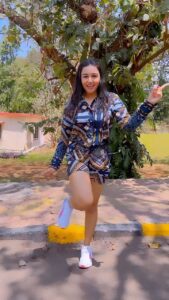 Munira Kudrati Instagram - The perfect summer outfit! @muskaandudeja_ ✨
.
.
.

.
.
.
#dance #dancer #dancechallenge #dancereels #dancevideo #pyaarhotakayibaarhai #ranbirkapoor #instagram #instagood #instalike #trendingreels #explore #explore #fyp #mumbai #filmcitymumbai