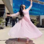 Munira Kudrati Instagram - A dance that’s close to my heart 🌸 Choreography- @natyasocial 🫶🏻 Thank you @sakshiakhouri for teaching me this ❤️ lots of love to you! Outfit @panitindia And yes, I know my zipper is open, it opened when I was dancing, deal with it And lastly thank you @mansibhanushaliii for shooting this 😘 . . . . . #dance #dancereels #hawayein #instagood #instagram #insta #reels #reelsvideo #semiclassical #semiclassicaldanceperformance #indian #indiandance #explorepage #fyp #bhagyalakshmi Mumbai, Maharashtra