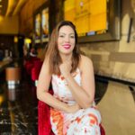 Munmun Dutta Instagram - Mom finally managed to hold the phone steady and click a few pictures 😐😐😐😐😐 . . . #munmundutta #picturesoftheday #moviedatewithmom #moviedate