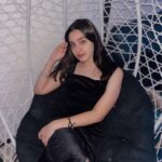 Naisha Khanna Instagram - stop and stare 🥰💞