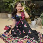Naisha Khanna Instagram - festive season🥳🫶🏻✨ #navratri2022