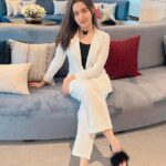Naisha Khanna Instagram - hotel without el <3