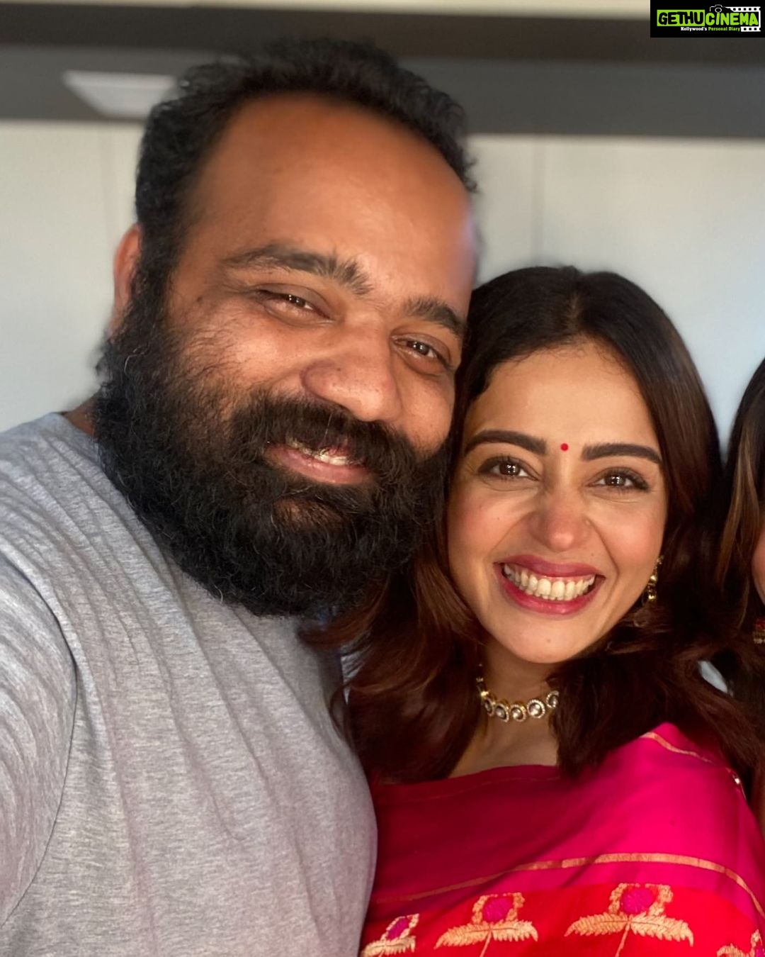 Neha Pendse Instagram - Happy birthday my guiding light 🧡 - Gethu Cinema