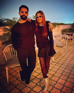 Nia Sharma Instagram - Be my Gangstaaaa… 🖤✔️👯‍♀️
No occasion.. Just Mr. dubey in town☺️🍸@vinayyshrma
