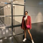 Nimrit Kaur Ahluwalia Instagram - #vacayphotodump 🇦🇪 #extendedlayovers #famjam ♥️🥳