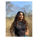 Nimrit Kaur Ahluwalia Instagram - 🌾🌞 // 📸: @mesmahirising 💄: @amitrajput_mua #nimritahluwalia