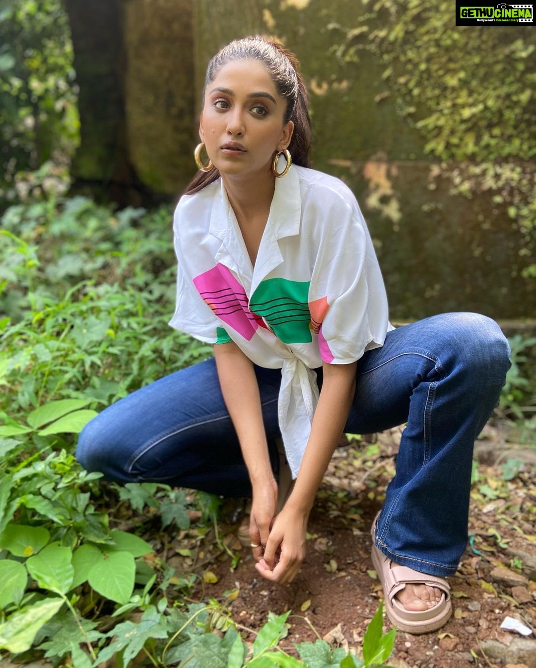 Nimrit Kaur Ahluwalia Instagram - lurking 🌈🌸🌻🧿🦋 #nimritahluwalia ...