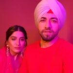 Nimrit Kaur Ahluwalia Instagram - Offscreen, we’re best of friends. Completed 1 month on air. Sharing some moments as requested by everyone. Thank you so much for all the love that #sehraj has received. We hope to keep you entertained. It’s been a blessing. Grateful for #Rajveer and this beautiful friend I’ve found in #seher Much love. #chotisarrdaarni @nimritahluwalia @colorstv @cockcrowandshaika_ent @shaikafilms
