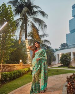 Nimrit Kaur Ahluwalia Instagram - On the cover of @fablookmagazine Wearing this stunning saree from @bandhanitraditionbyahasan jewels from @regalia_ornaments styled by @milliarora7777

Editor & Founder @milliarora7777 @ankkit.chadha2222
Mua @meerabhandarimakeovers
Hair @amuthevar
Assistant stylist @styled_by_tanisha
Shot by @tanvivoraphotography
Location courtesy @westinmumbaipowai
PR @picturenkraftofficial @parulchalwa9