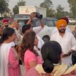 Nisha Bano Instagram - Bhut vadiya laga #nimainsasskutni movie de set te ❤️ sareya Nal kam karke bhut Mazza aya Thanku @mohitbanwait @tanvinagi.official @iammehtabvirk @anitadevgan101 mam @harbysangha JI @ n whole team ♥️ wrap up 🎬🎬🎬