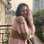 Niti Taylor Instagram – Chhota bacha jan ke
Na koi aankh dikha na rey
Dubi dubi dab dab🥁💃🏻🎉🥳