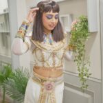 Niti Taylor Instagram - Feeling like a Queen because I'm doing something I've never done before!! It takes a lot of courage to try something new and even more effort to make it successful 😇🥺 This week I've come out of my comfort zone and loved every bit of it ❤️❤️ Don't forget to catch my unique Egyptian style queen of a performance on Jhalak Dikhlaa Jaa... and most important- Don't forget to VOTE for meee 😬😬