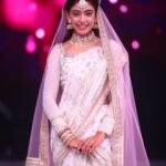 Niti Taylor Instagram - Just a reminder ⏰ *Vote for Niti Taylor on Jhalak Dikhla Jaa* Hello!! Another week goes by with another brilliant performance!! ✨💃🏼✨ Thank you for your never ending love and support!! Please keep showering your love and votes!! 🤗🤗❤️❤️ Don't forget to vote for *Niti Taylor* on Voot App, Voot.com or My Jio App 📬 📲 It is easy and so quick!! Please do it before tonight 😇 Thank you for all the love and blessings!! 😇😇 Looking Stunning in @iamkenferns Makeup - @glambysalman @smitapandit_official Hair @hairstylist_jennny